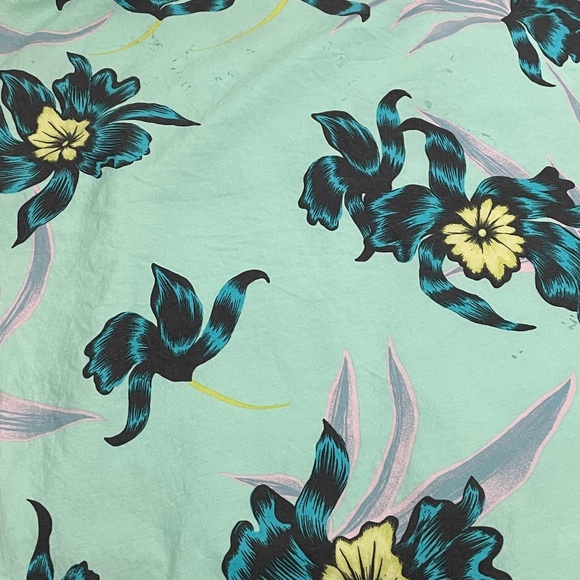 Volcom Men's Button  Hawaiian Print Collared Short Sleeve Green/ Blue Shirt XL - Picture 12 of 13